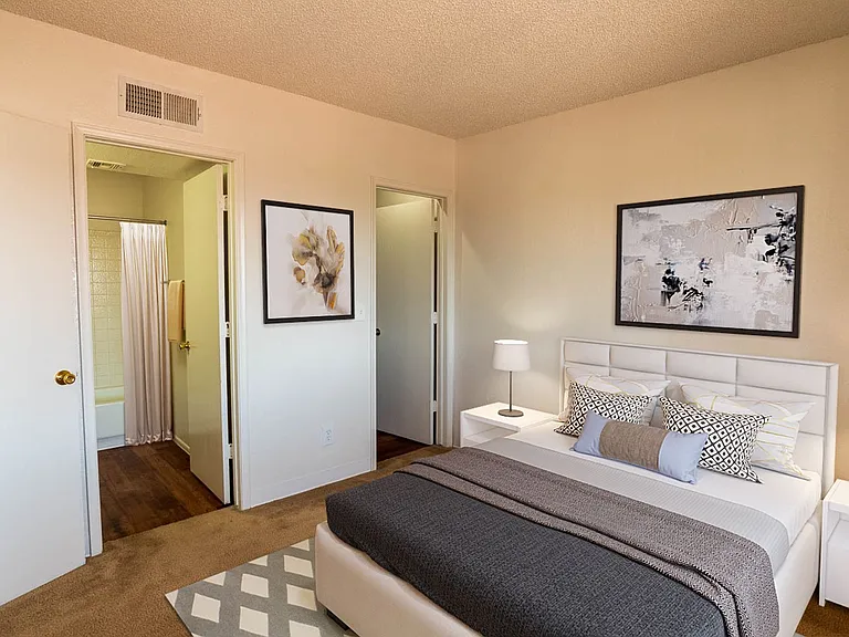 Falcon Court Apartments — Photo 18