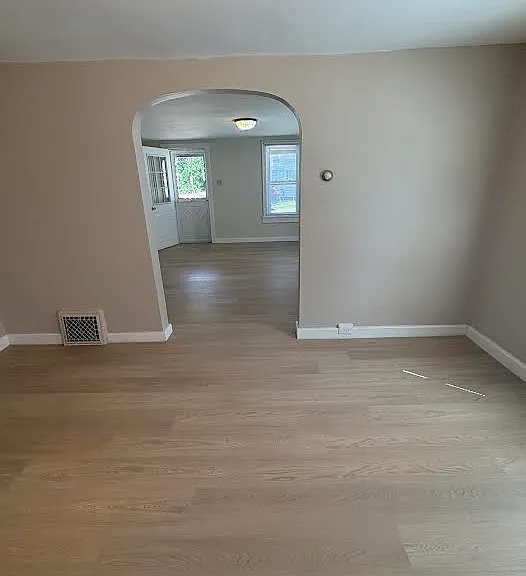 332 College Ave — Photo 5