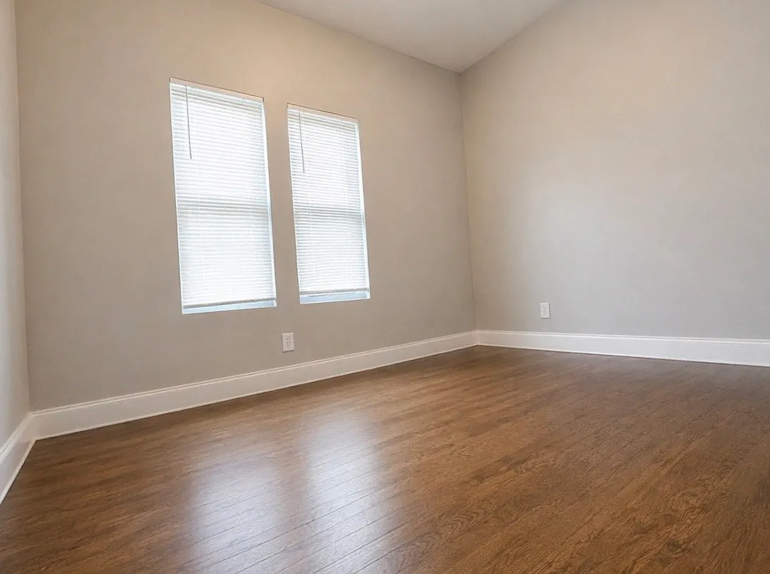 2 bed, 1000 sqft, $1,400 — Photo 3