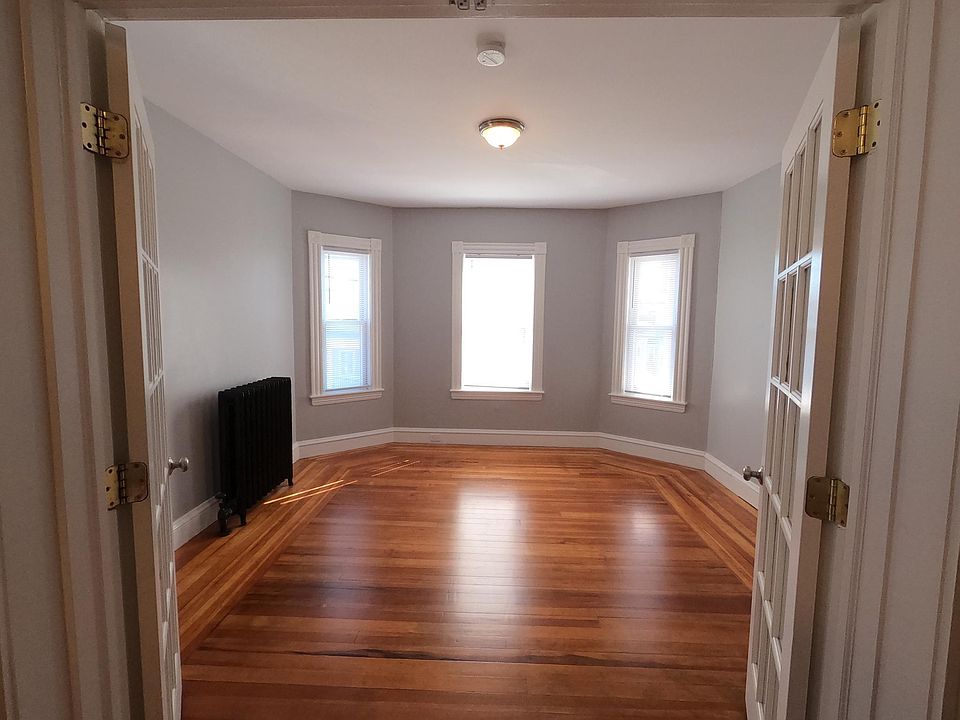 Front Room/Bedroom