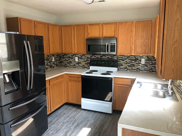 5818 Bay Harbor Dr — Photo 3