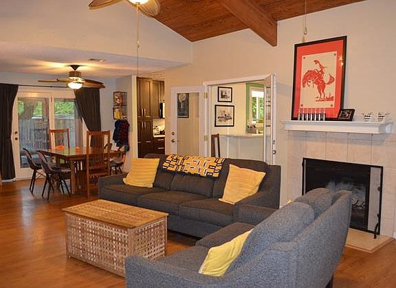 4th image of 7704 Wykeham Dr