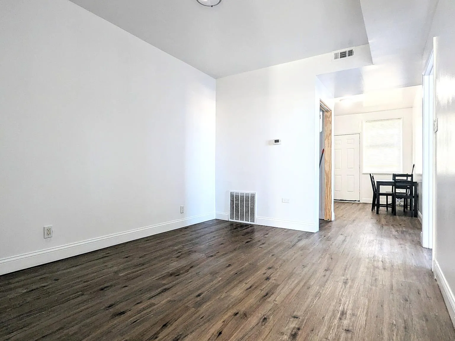 2 bed, 1.5 bath, 1000 sqft, $1,500 — Photo 2