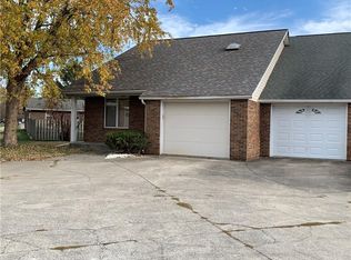 1101 Diana Ct, Effingham, IL 62401