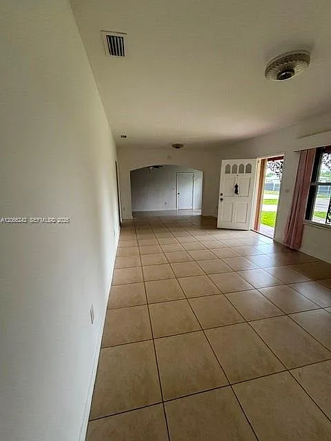 R J Clark Manor — Photo 2