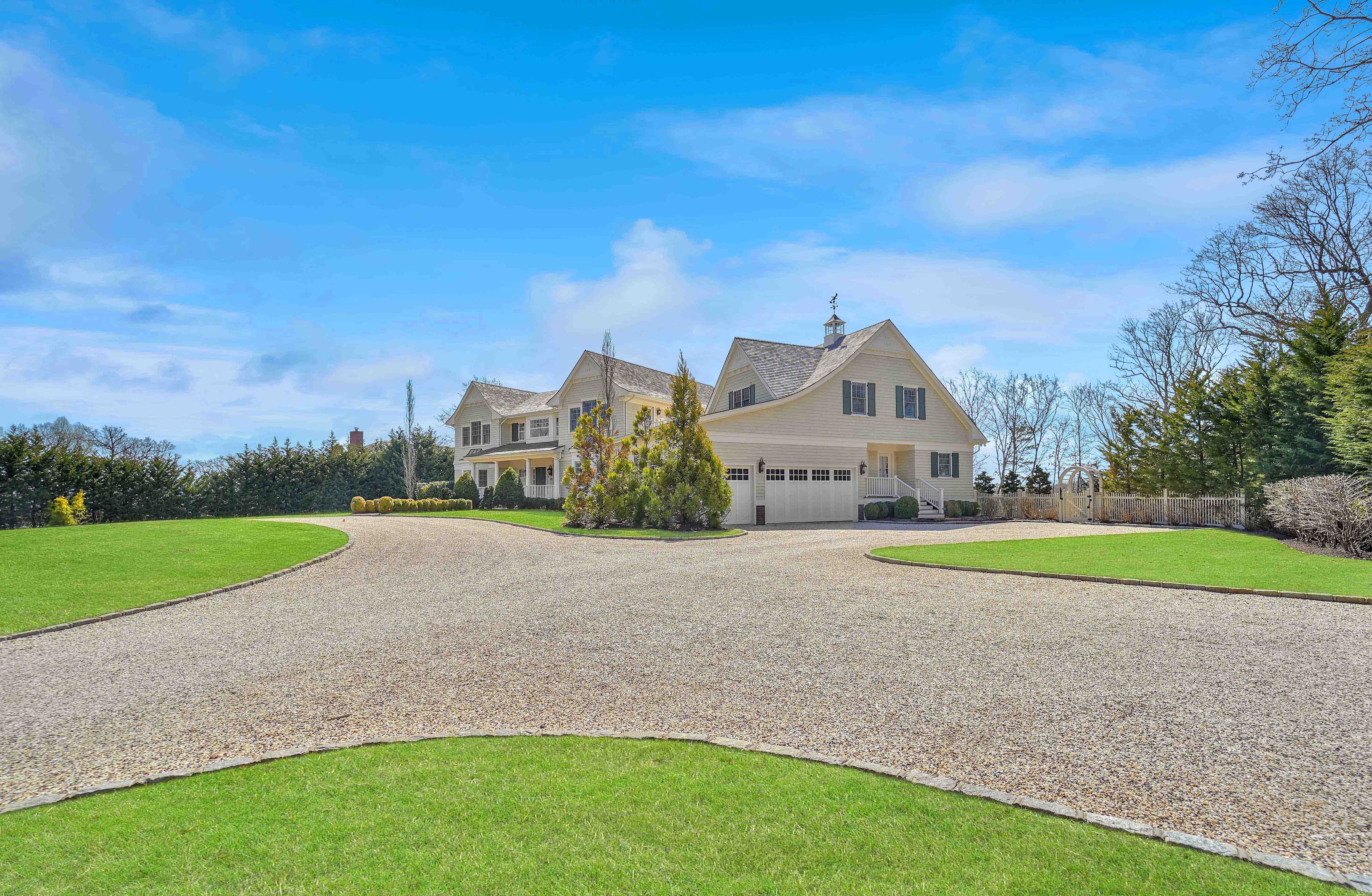 28 Bay Rd, Quogue, NY 11959 Out East