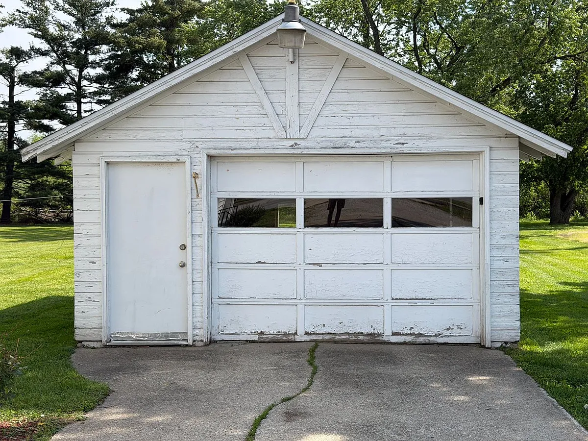 Building Photo - 23423 US Highway 33
