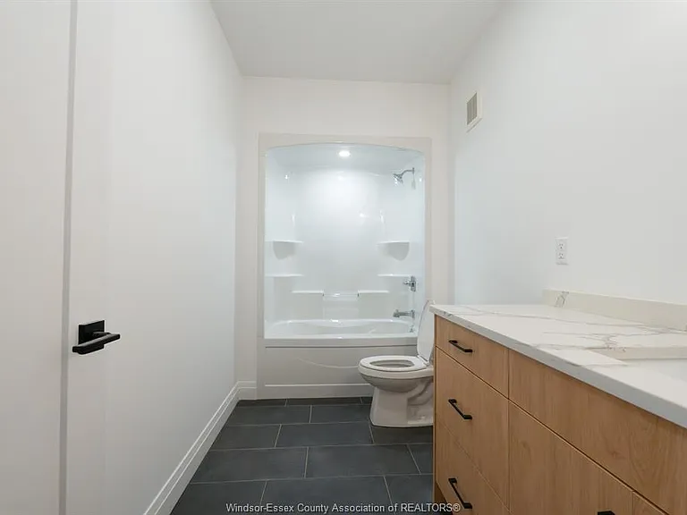 987 Ford Blvd #2 — Photo 9