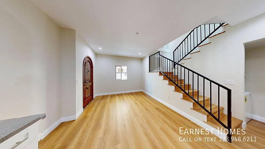 310 N 3rd St — Photo 2