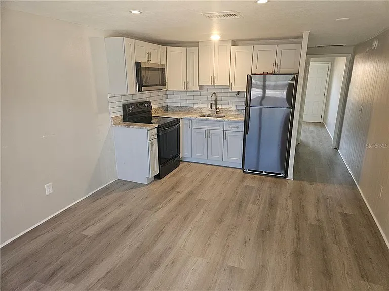612 Dogwood Ct — Photo 4