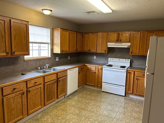 4th image of 5058 Hawthorn Dr