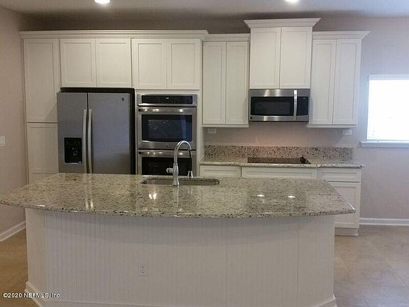 5th image of 382 Willow Lake Dr