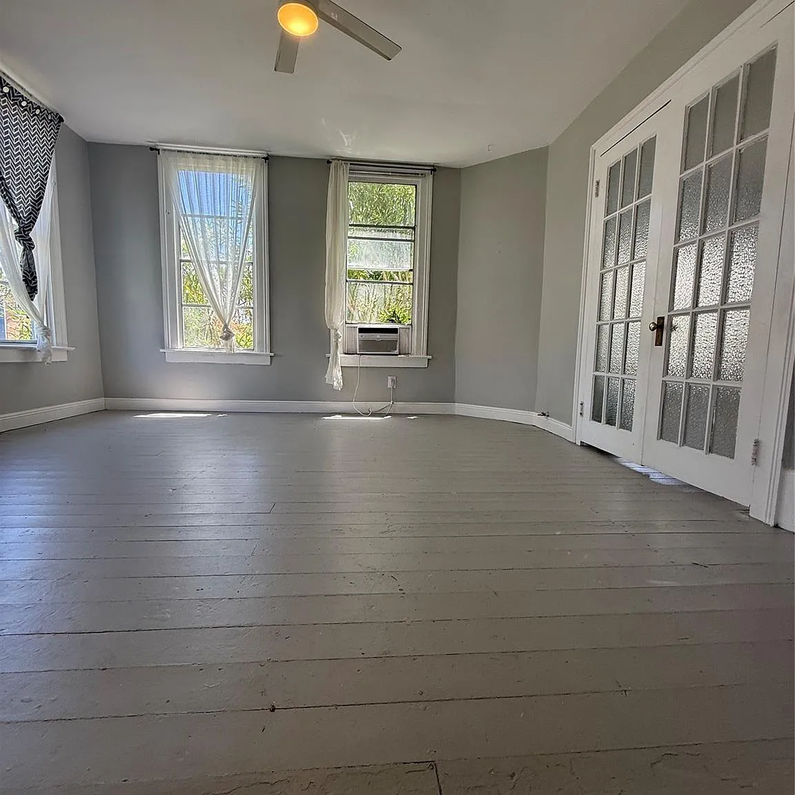 2 bed, 1.0 bath, 2680 sqft, $1,400 — Photo 4