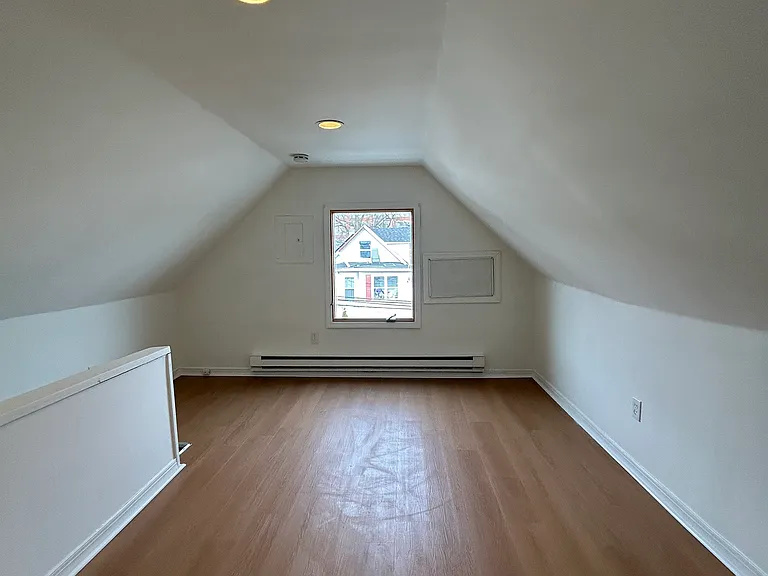 Howe Ave — Photo 10