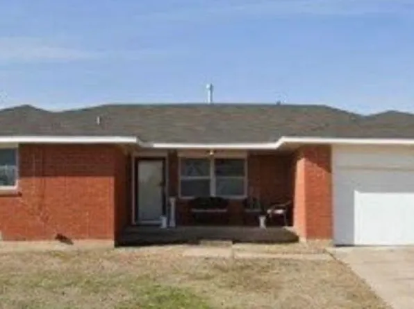 2406 NW Austin Dr, Lawton, OK 73505