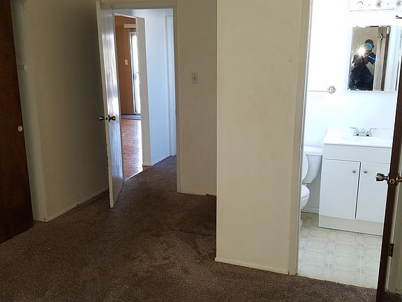 4th image of 10619 Foxlair Dr