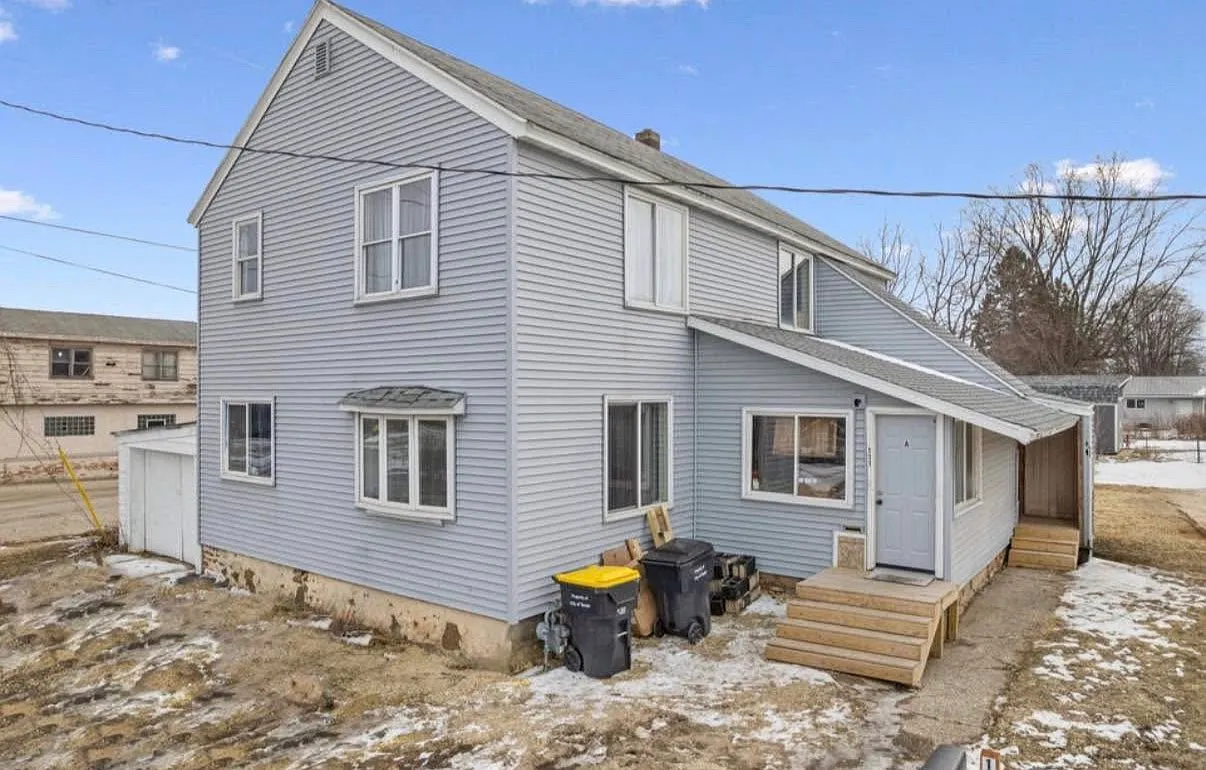 3 bed, 850 sqft, $1,150 — Photo 1