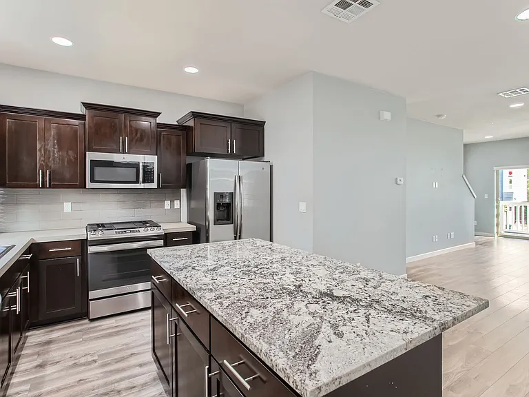 14060 SW Compass Dr — Photo 8