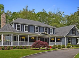 326 Erskine Rd, Stamford, CT 06903