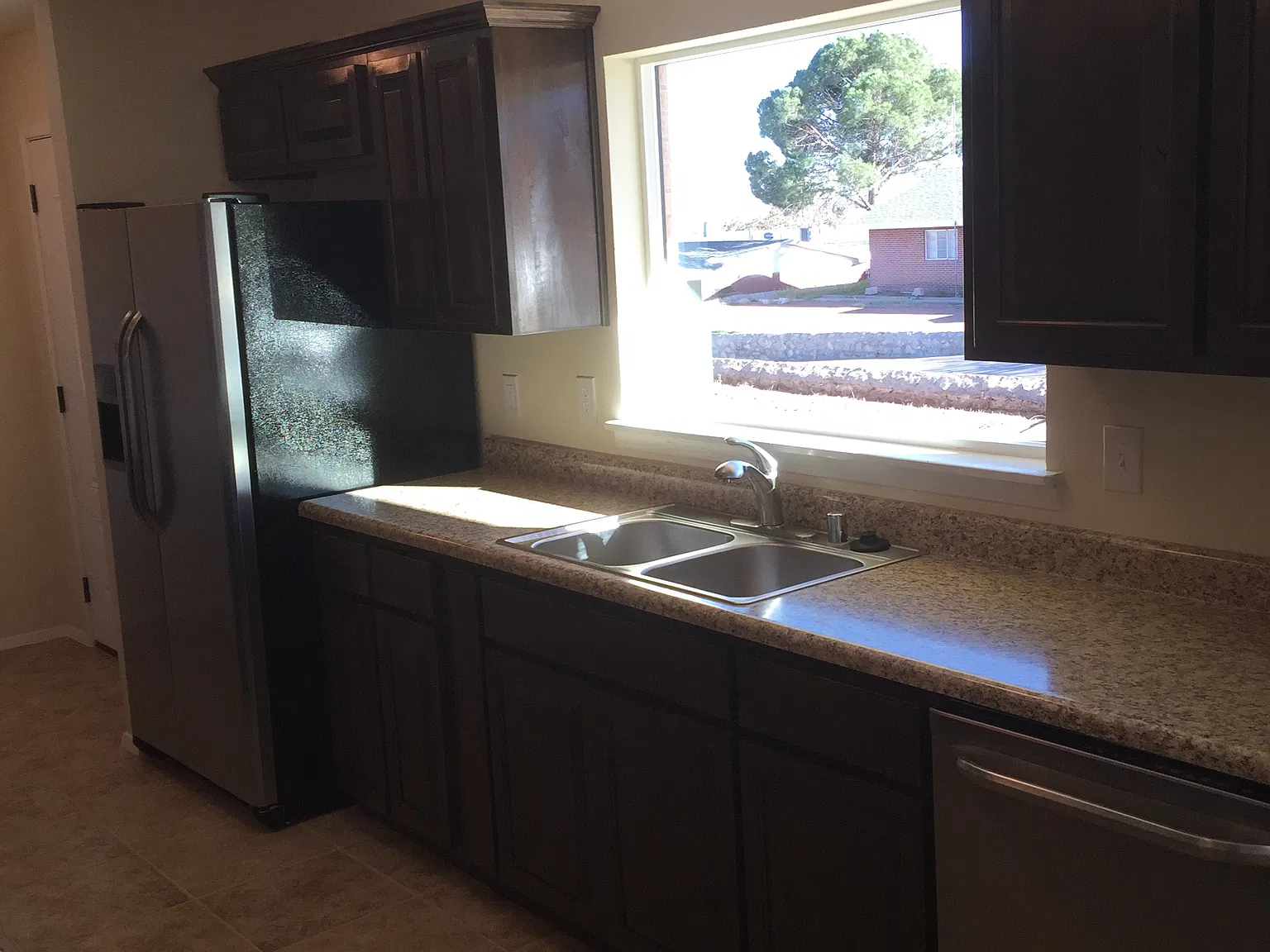 3 bed, 2069 sqft, $1,450 — Photo 2