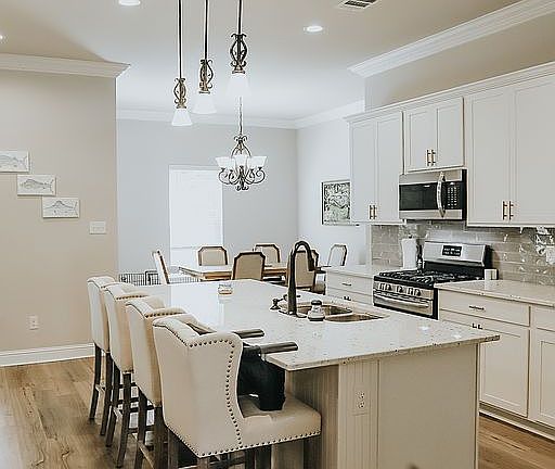 5th image of 7445 Knollwood Ct