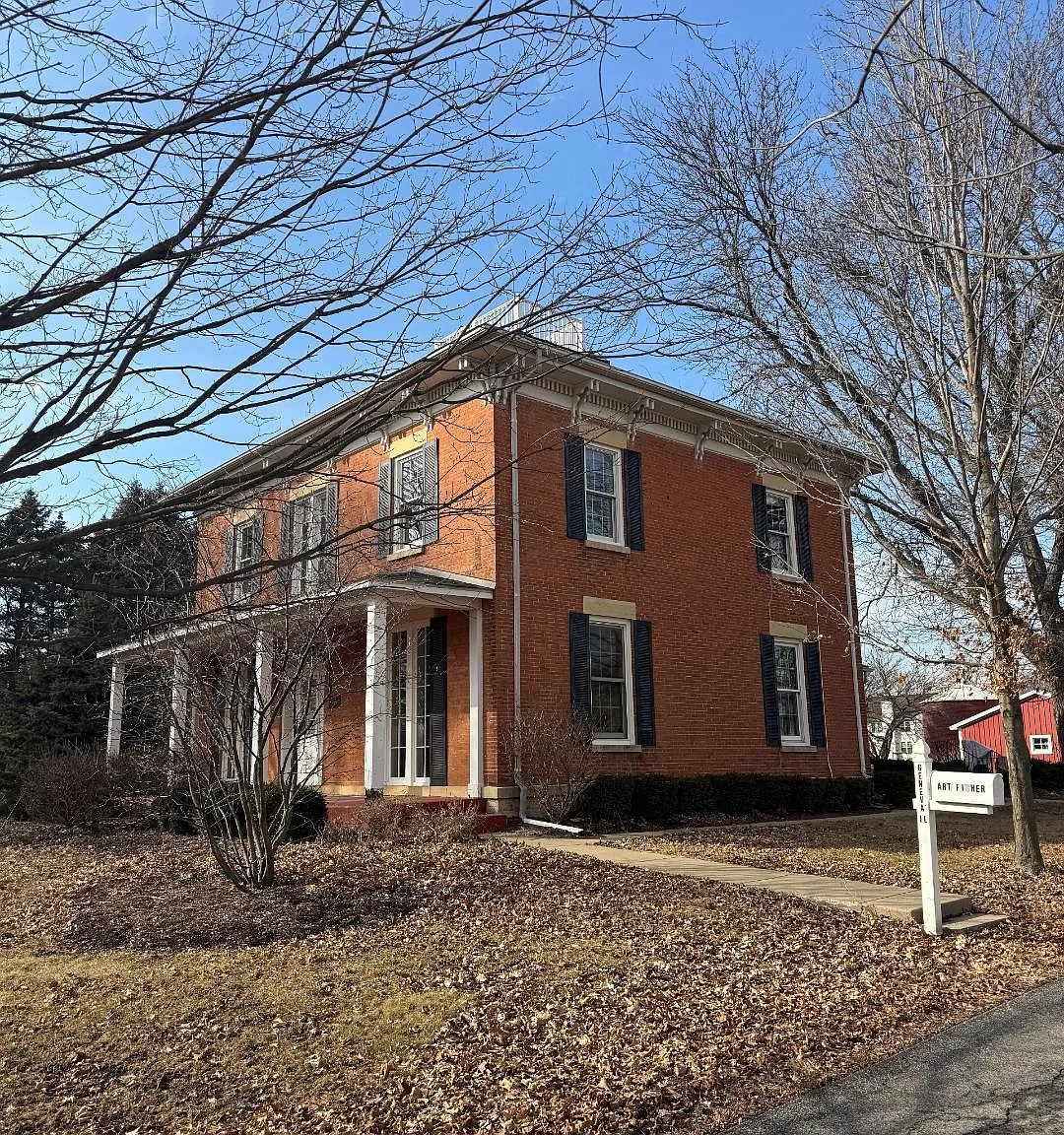 5 bed, 2500 sqft, $4,500 — Photo 2