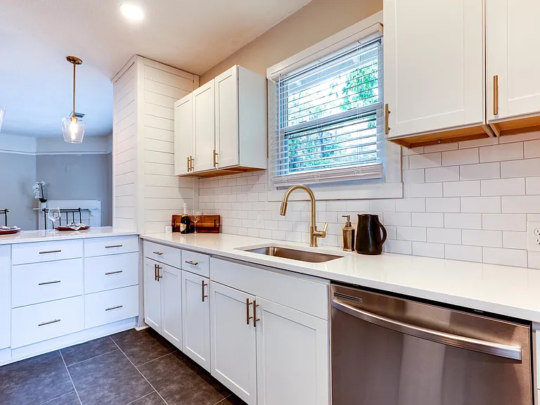 2301 Alaska St — Photo 11