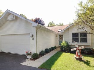 21503 W Crescent Dr, Mundelein, IL 60060