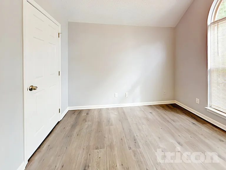 1206 Grass Meadows Ct — Photo 10