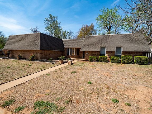 4th image of 220 Cherry Creek Dr