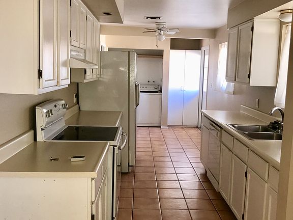 3rd image of 1866 E Palmcroft Dr