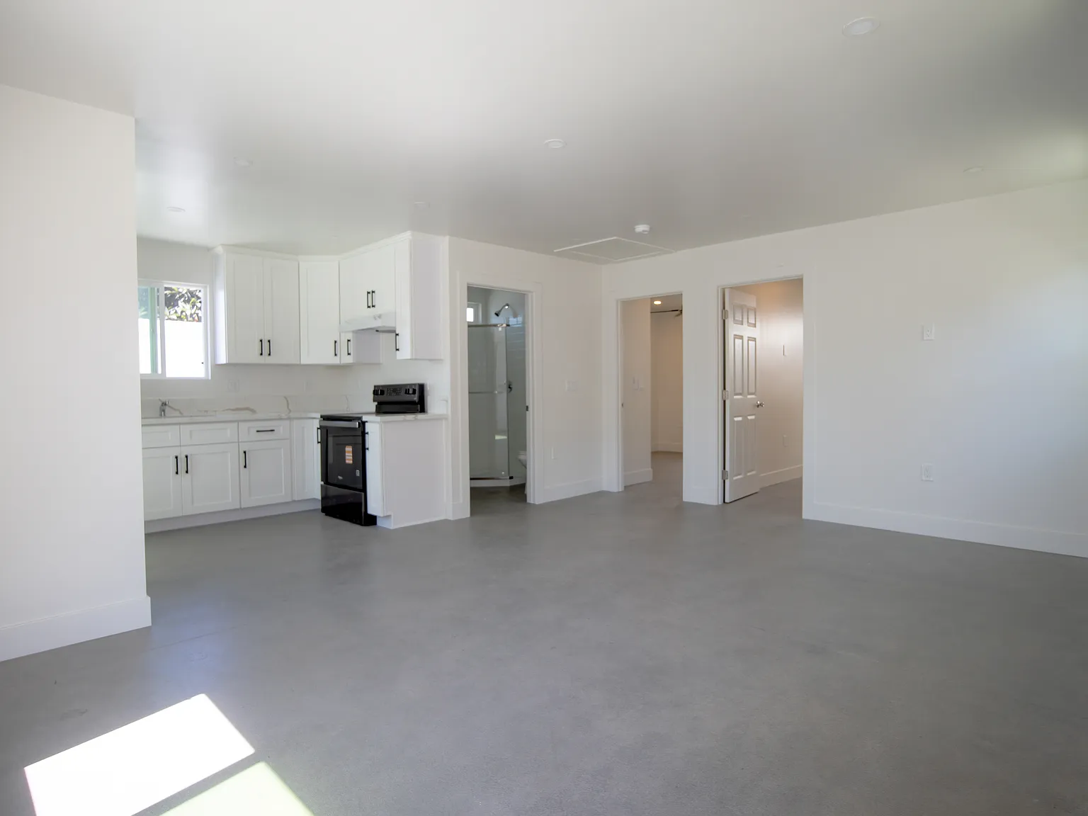2 bed, 700 sqft, $2,800 — Photo 3