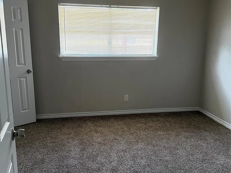 3203 Cliffdale St — Photo 15