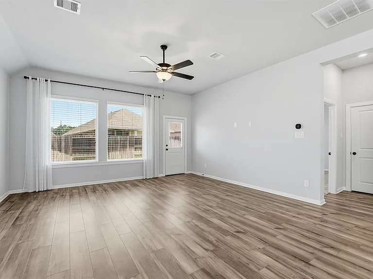 1338 Lakeside Creek Rd — Photo 16