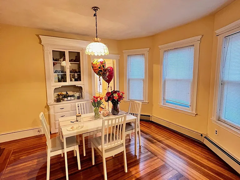 122 Willis Ave — Photo 21