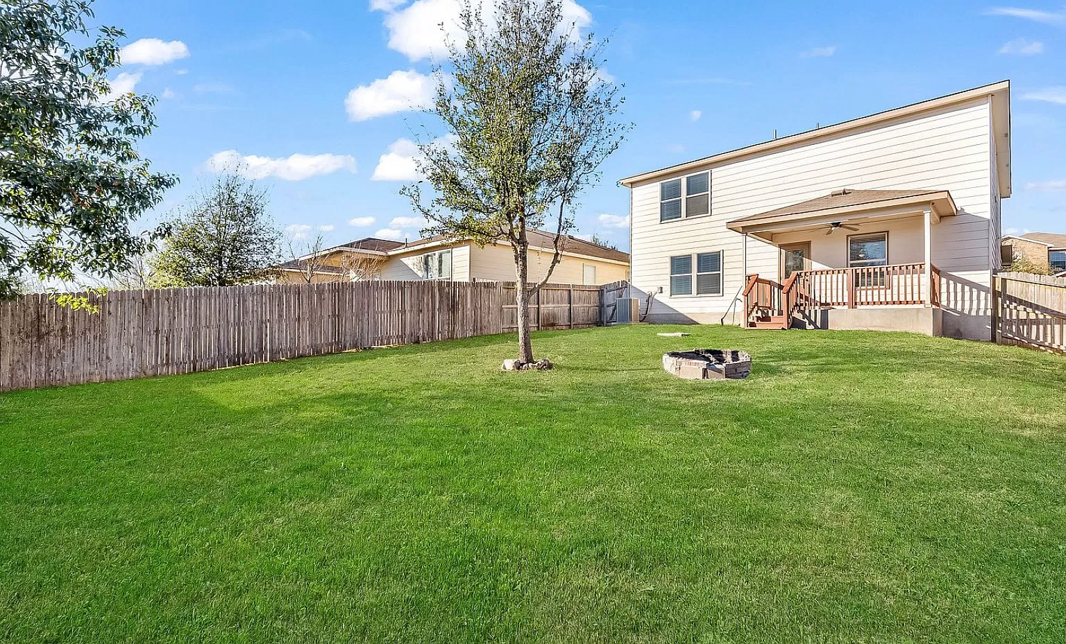 7690 Paraiso Haven — Photo 2