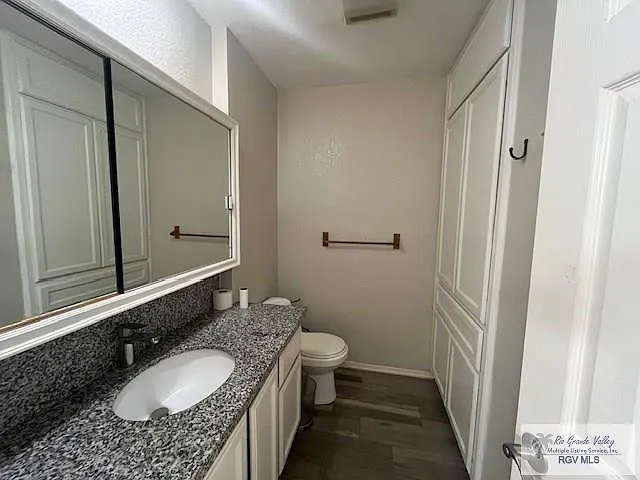 10 Country Club Rd #A — Photo 7