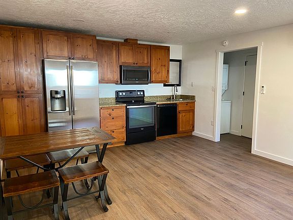 3rd image of 355 Irving Rd #353