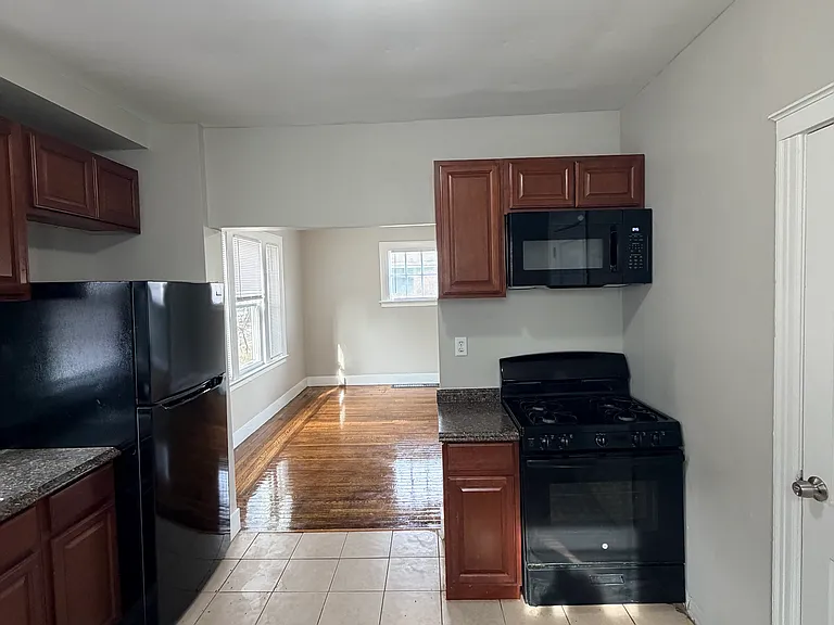 240 Fountain St — Photo 6