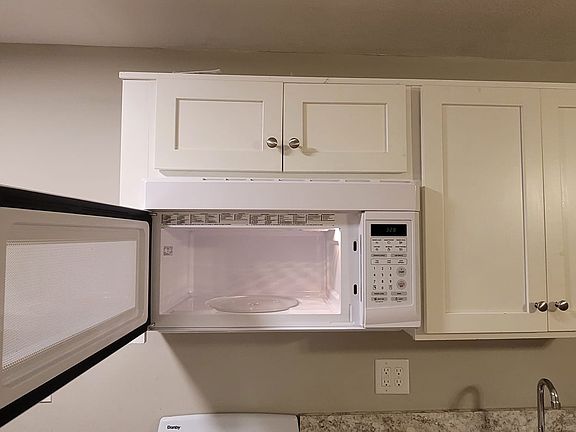 3rd image of 720 E High St Unit 8