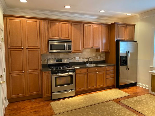 519 Station Ave APT 8
