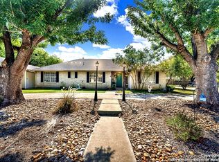 2703 Avenue P, Hondo, TX 78861