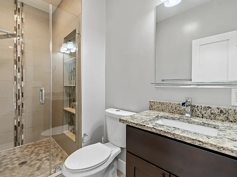 2118 4th St NE #3 — Photo 12