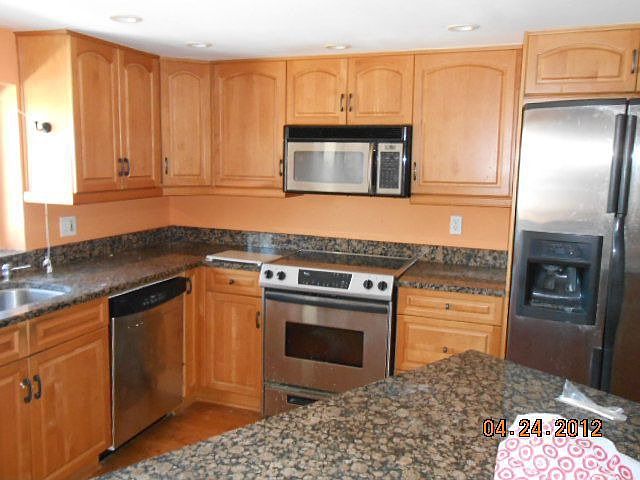 2nd image of 474 Harbor Dr N