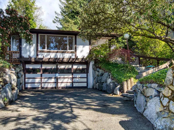 2493 Haywood Ave, West Vancouver, BC V7V 1Y2