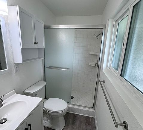 5th image of 2109 Sanchez Dr