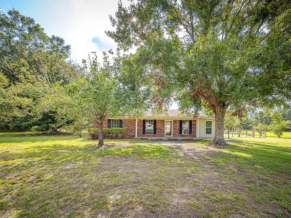 5836 Slater Cir, Moss Point, MS 39562