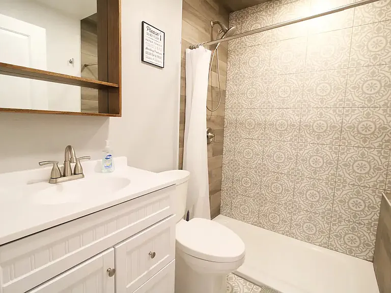 Full Bathroom