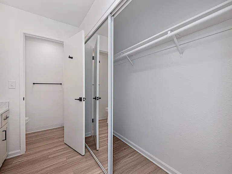 The Redwoods Apartments — Photo 19