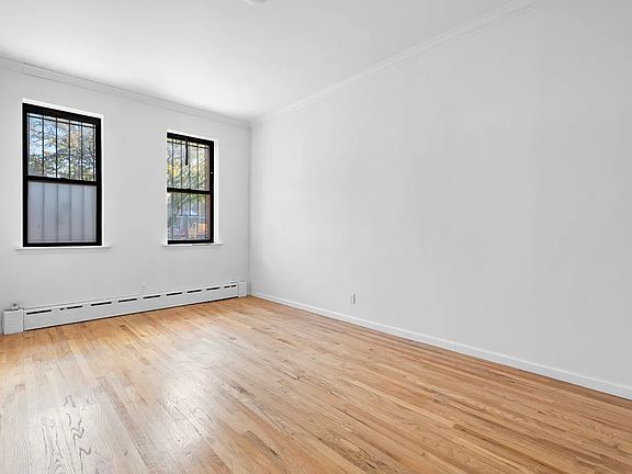 3rd image of 129 Edgecombe Ave #1